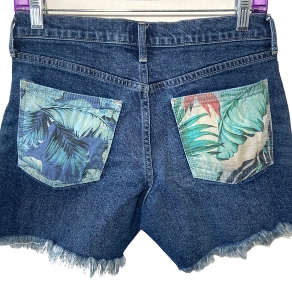 Gap Women's Hawaiian Floral Pocket 5" Jean Shorts - Picture 2 of 11
